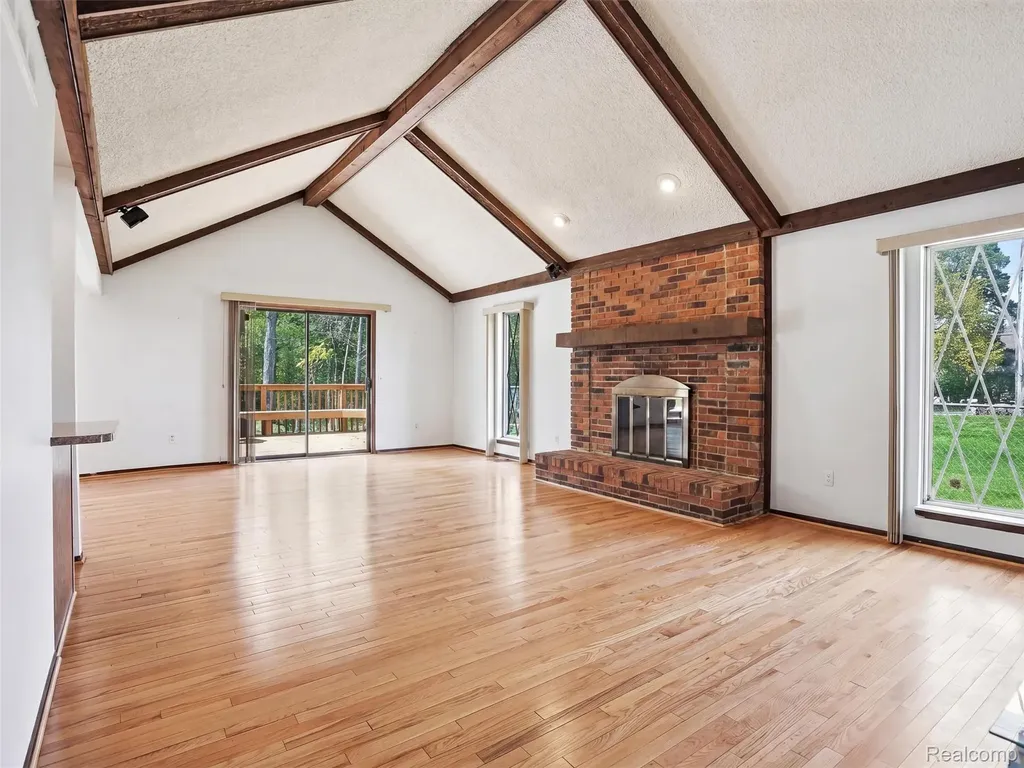 5800 Naneva Court West Bloomfield Charter Township MI 48322