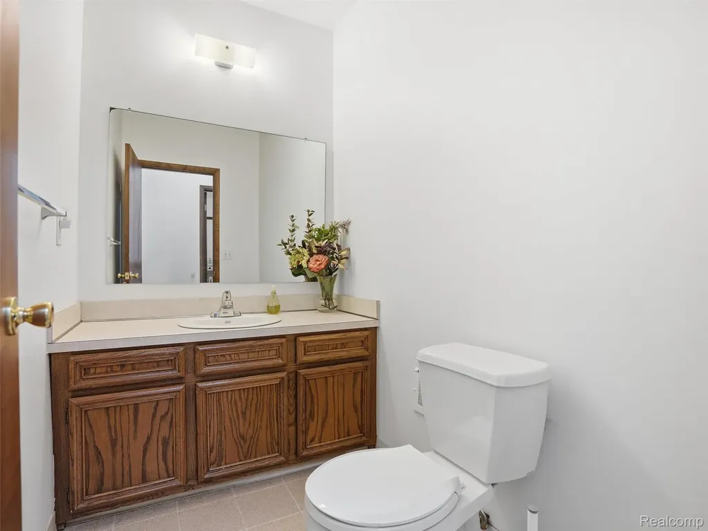 5800 Naneva Court West Bloomfield Charter Township MI 48322