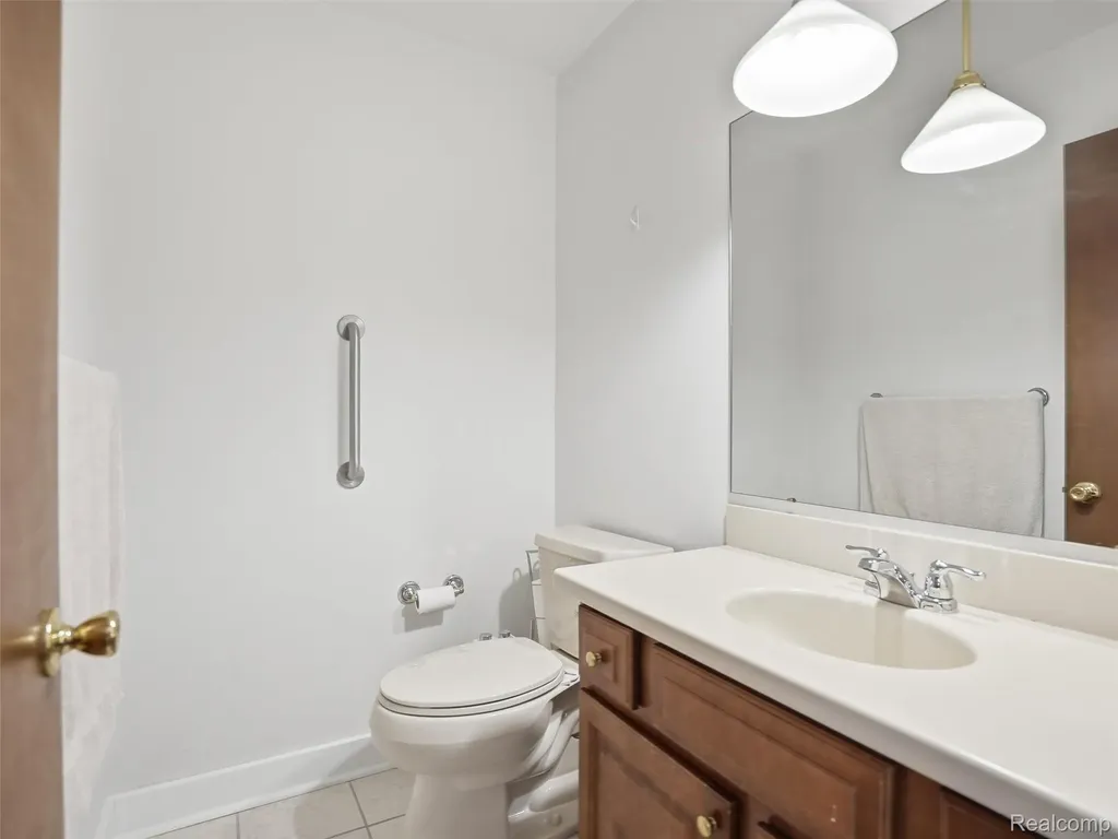 5800 Naneva Court West Bloomfield Charter Township MI 48322