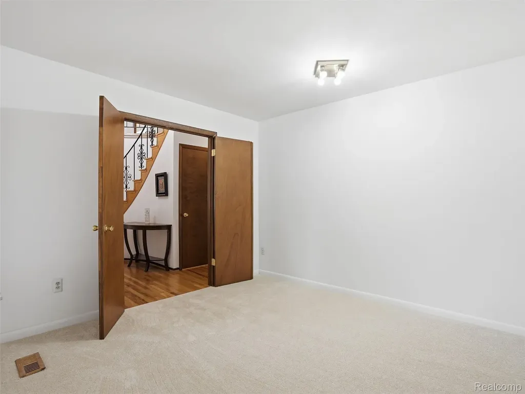 5800 Naneva Court West Bloomfield Charter Township MI 48322