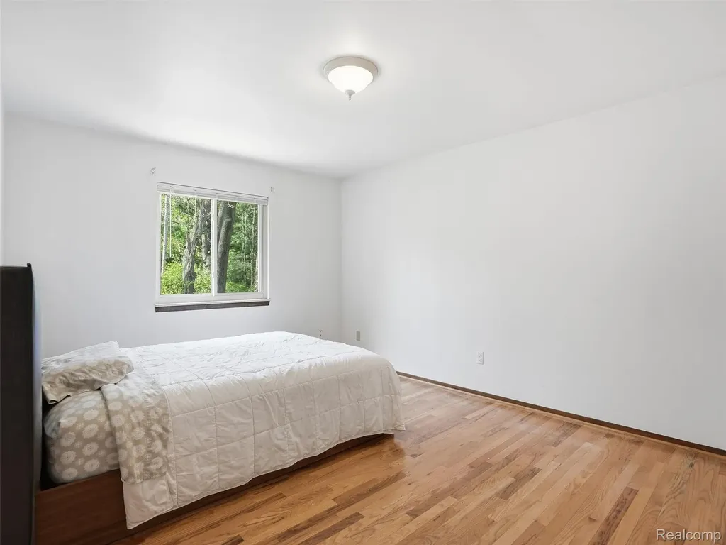 5800 Naneva Court West Bloomfield Charter Township MI 48322