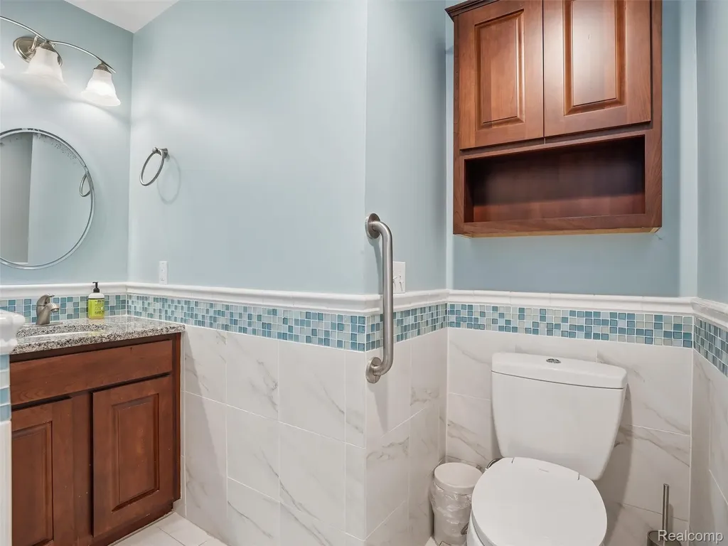 5800 Naneva Court West Bloomfield Charter Township MI 48322