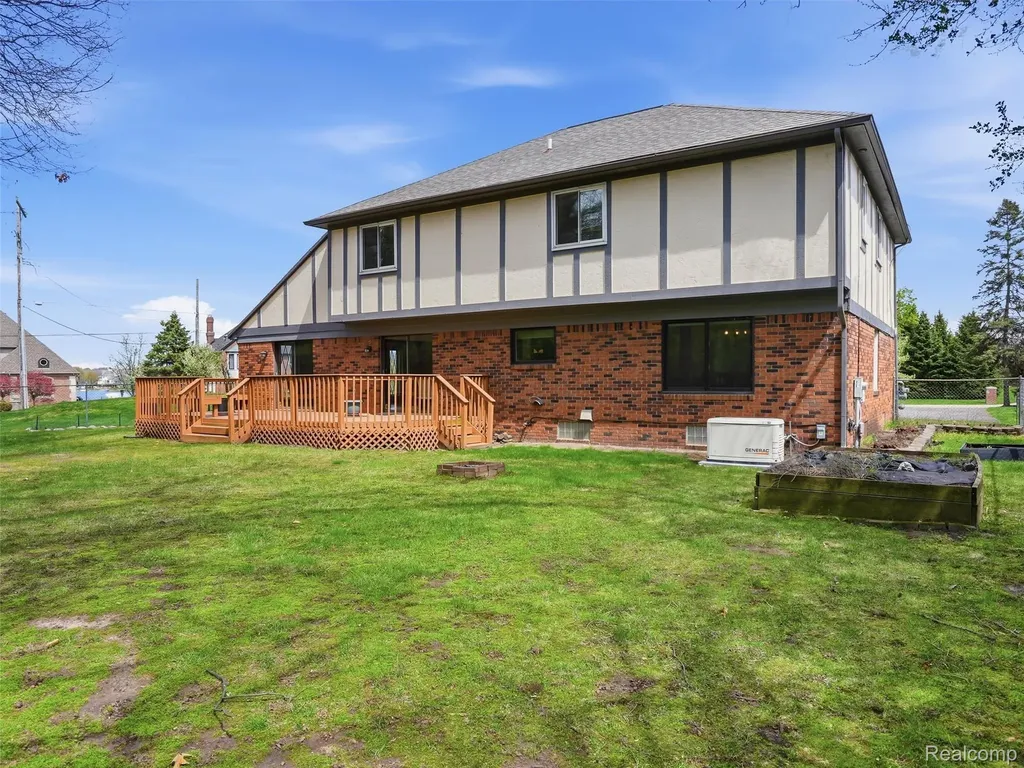 5800 Naneva Court West Bloomfield Charter Township MI 48322