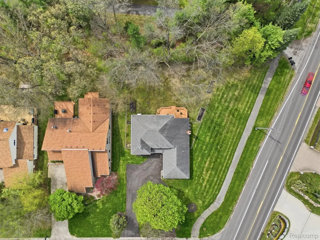 5800 Naneva Court West Bloomfield Charter Township MI 48322