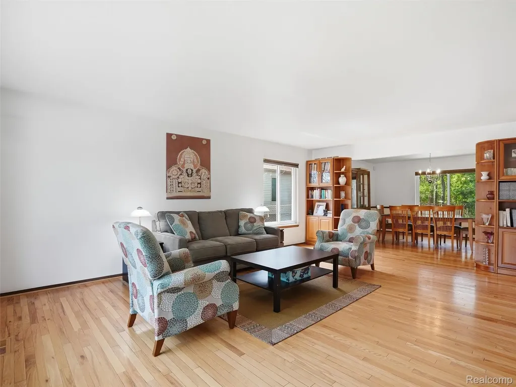 5800 Naneva Court West Bloomfield Charter Township MI 48322