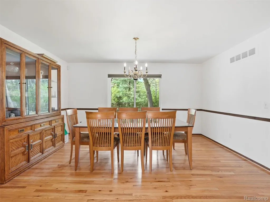5800 Naneva Court West Bloomfield Charter Township MI 48322