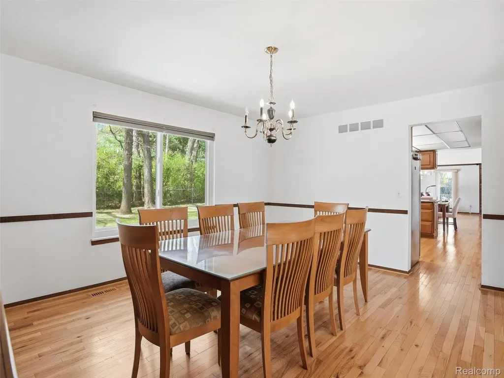 5800 Naneva Court West Bloomfield Charter Township MI 48322