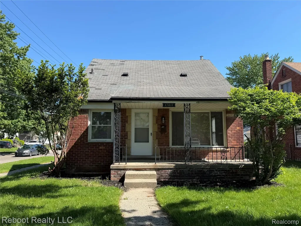 17811 Lincoln Drive Roseville City MI 48066