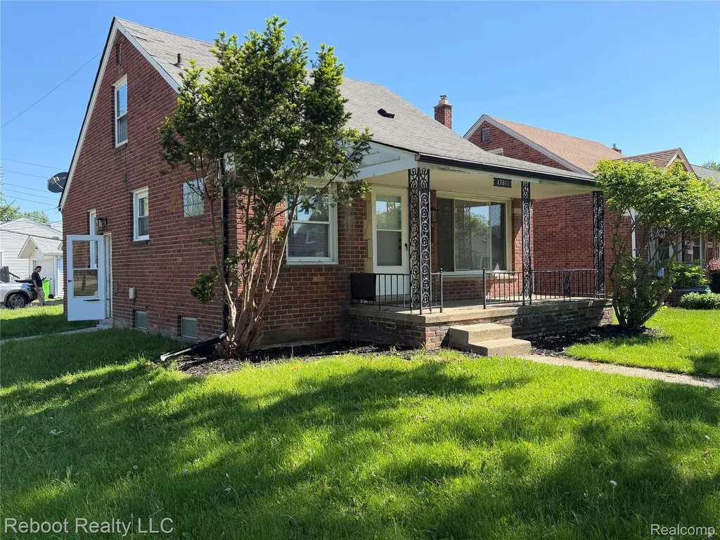17811 Lincoln Drive Roseville City MI 48066