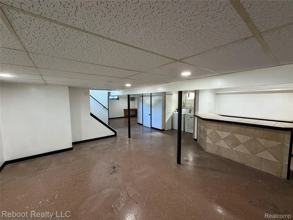17811 Lincoln Drive Roseville City MI 48066