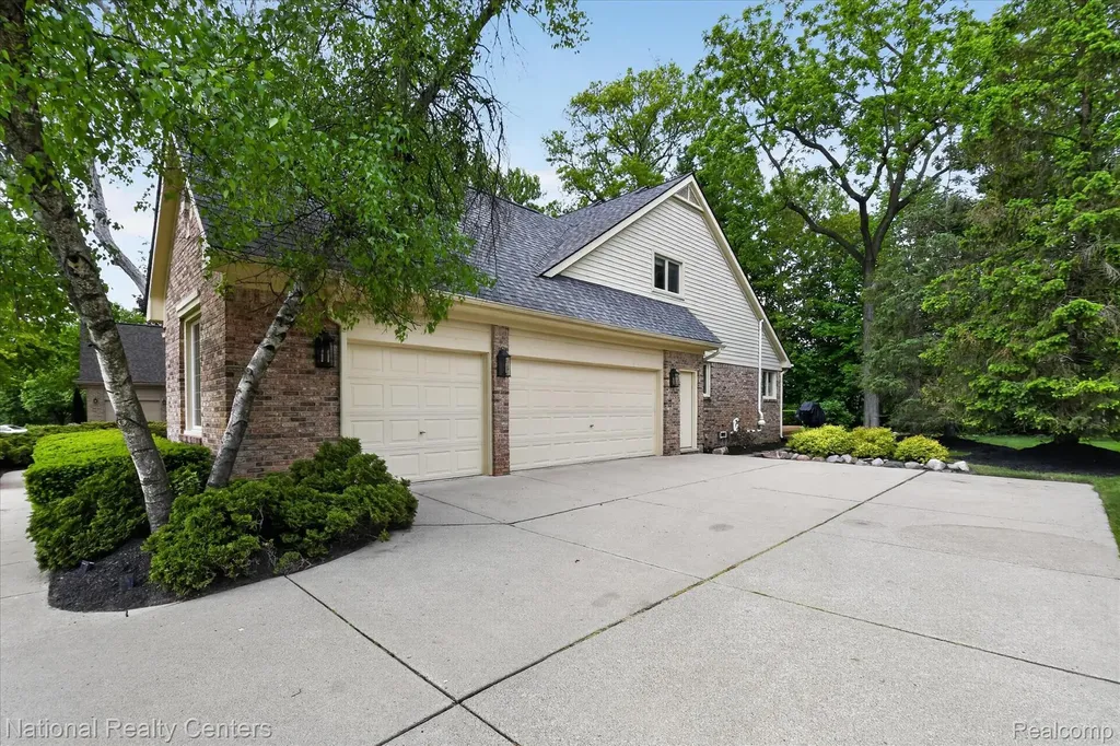 54366 Royal Troon Drive Lyon Charter Township MI 48178