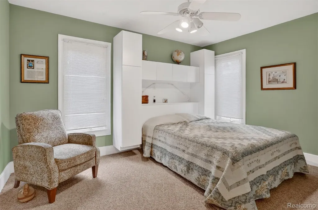 3961 Lakewood Drive Waterford Charter Township MI 48329