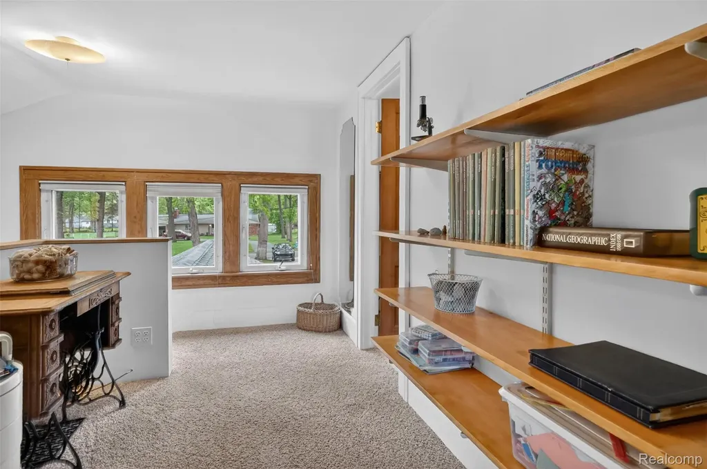 3961 Lakewood Drive Waterford Charter Township MI 48329
