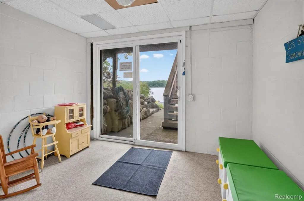 3961 Lakewood Drive Waterford Charter Township MI 48329