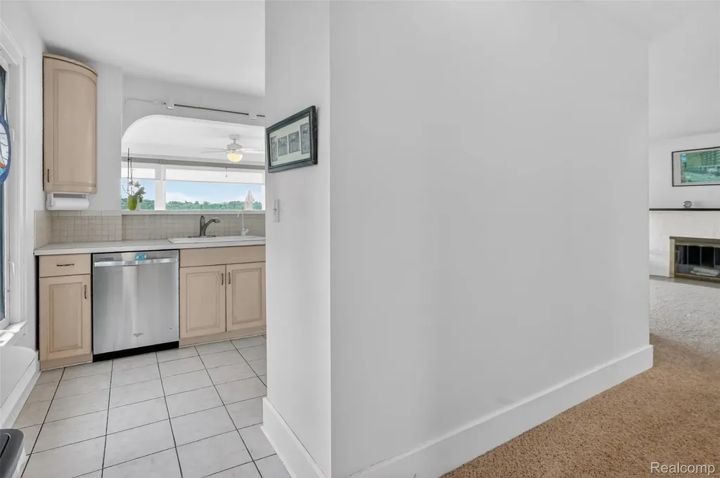 3961 Lakewood Drive Waterford Charter Township MI 48329