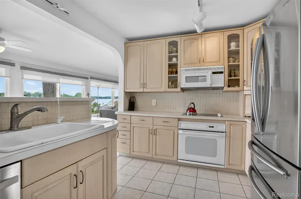 3961 Lakewood Drive Waterford Charter Township MI 48329