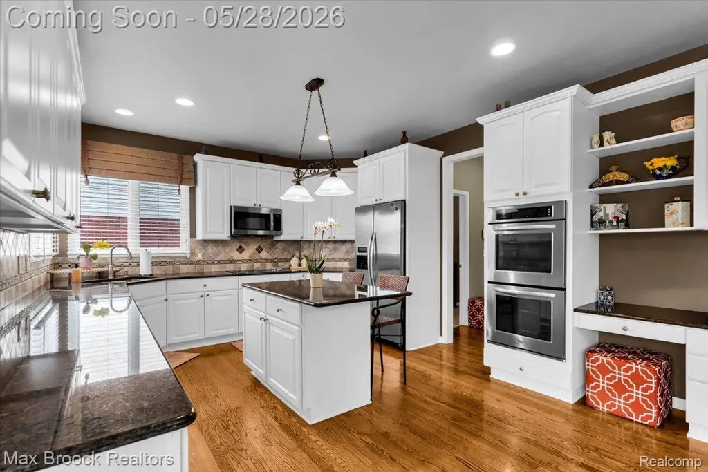 47071 Northumberland Street Novi City MI 48374