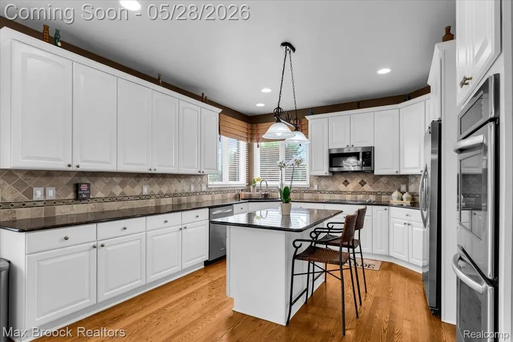 47071 Northumberland Street Novi City MI 48374