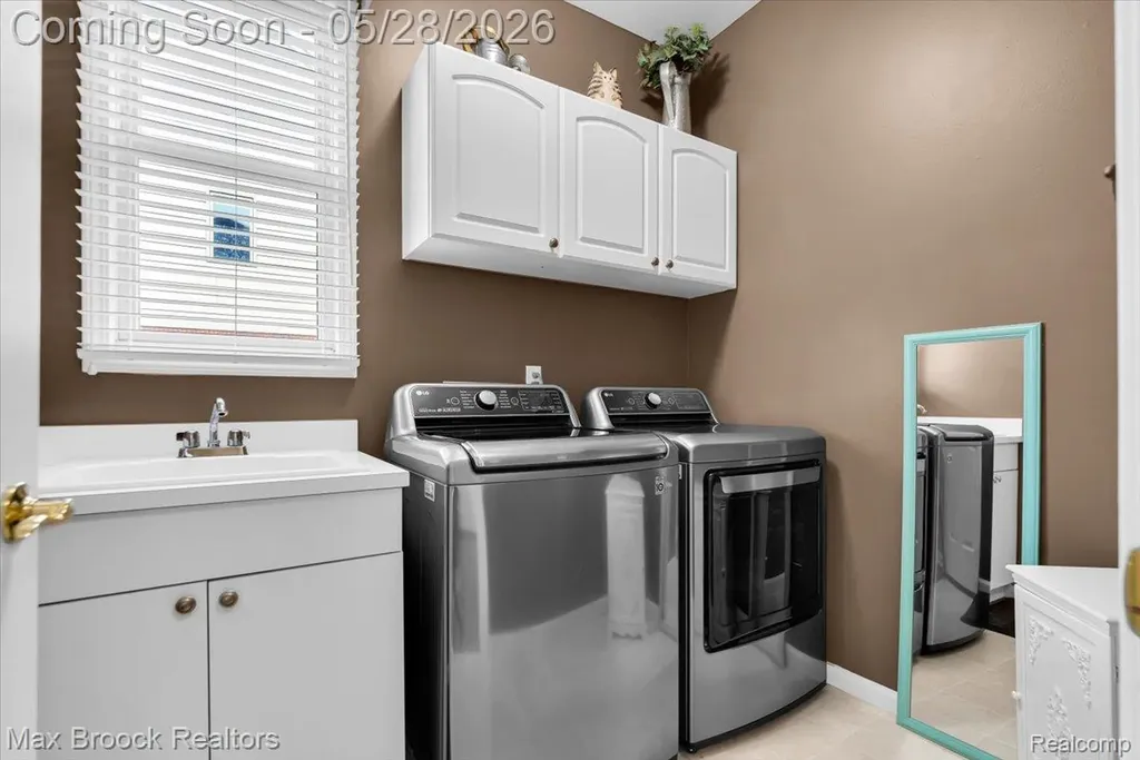 47071 Northumberland Street Novi City MI 48374