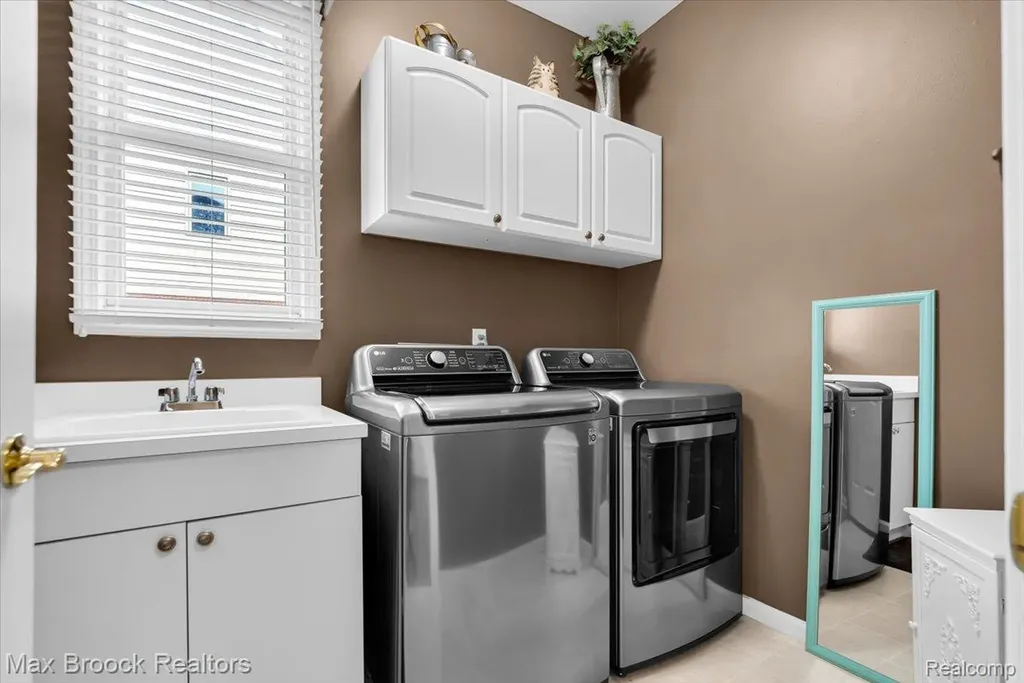 47071 Northumberland Street Novi City MI 48374