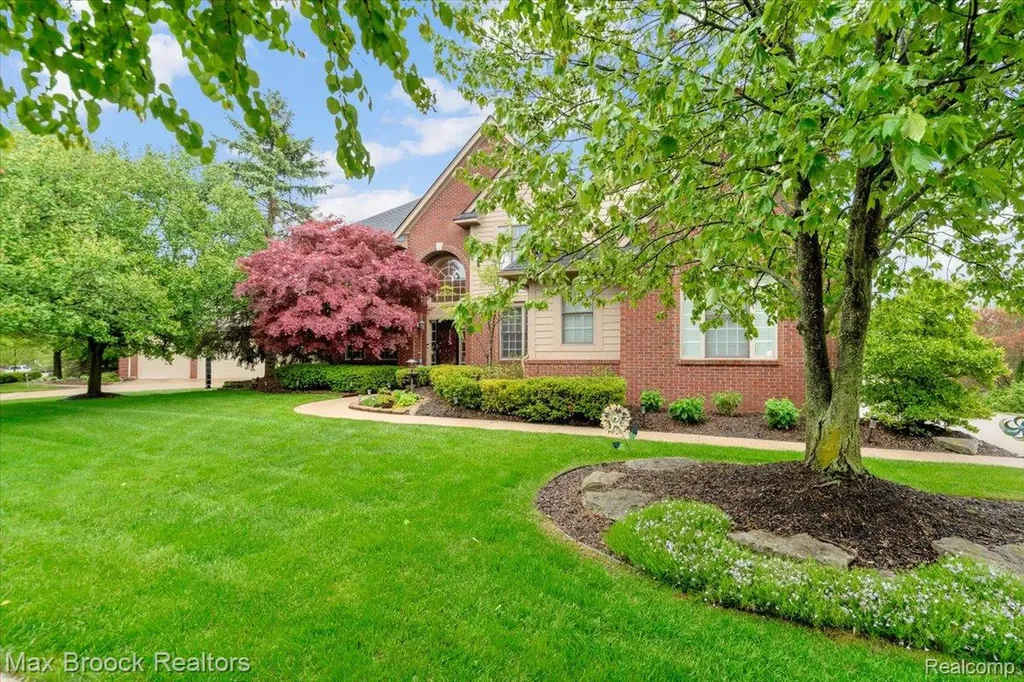 47071 Northumberland Street Novi City MI 48374