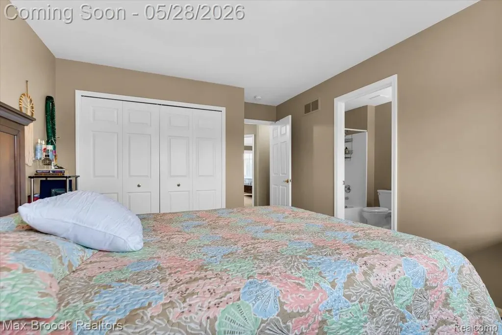 47071 Northumberland Street Novi City MI 48374