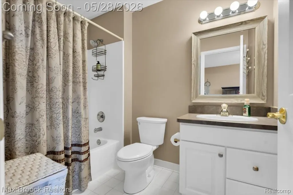 47071 Northumberland Street Novi City MI 48374
