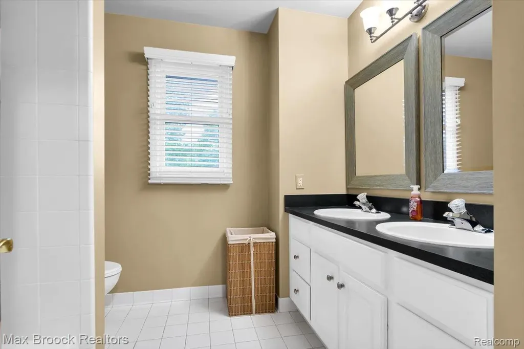 47071 Northumberland Street Novi City MI 48374