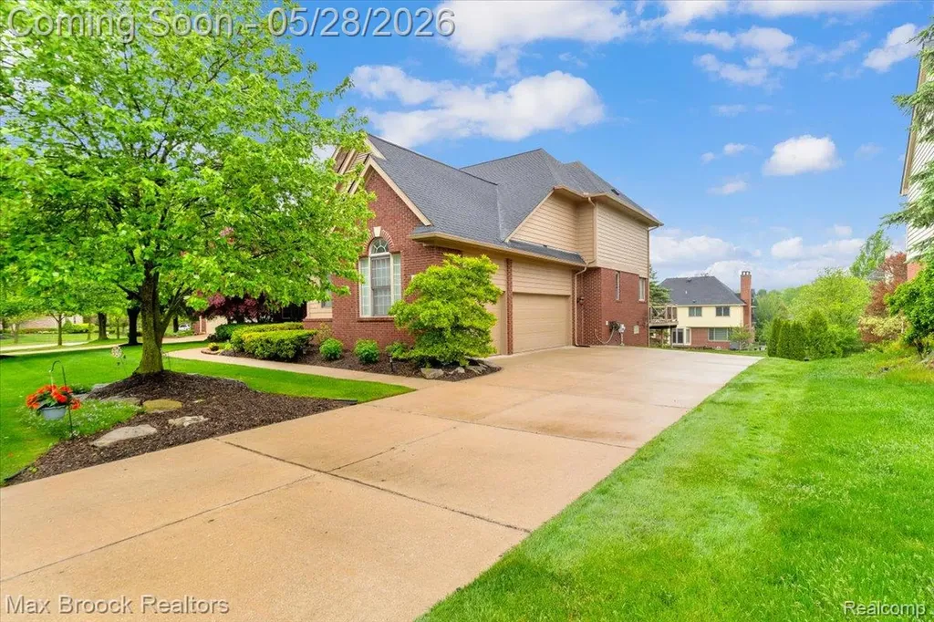 47071 Northumberland Street Novi City MI 48374