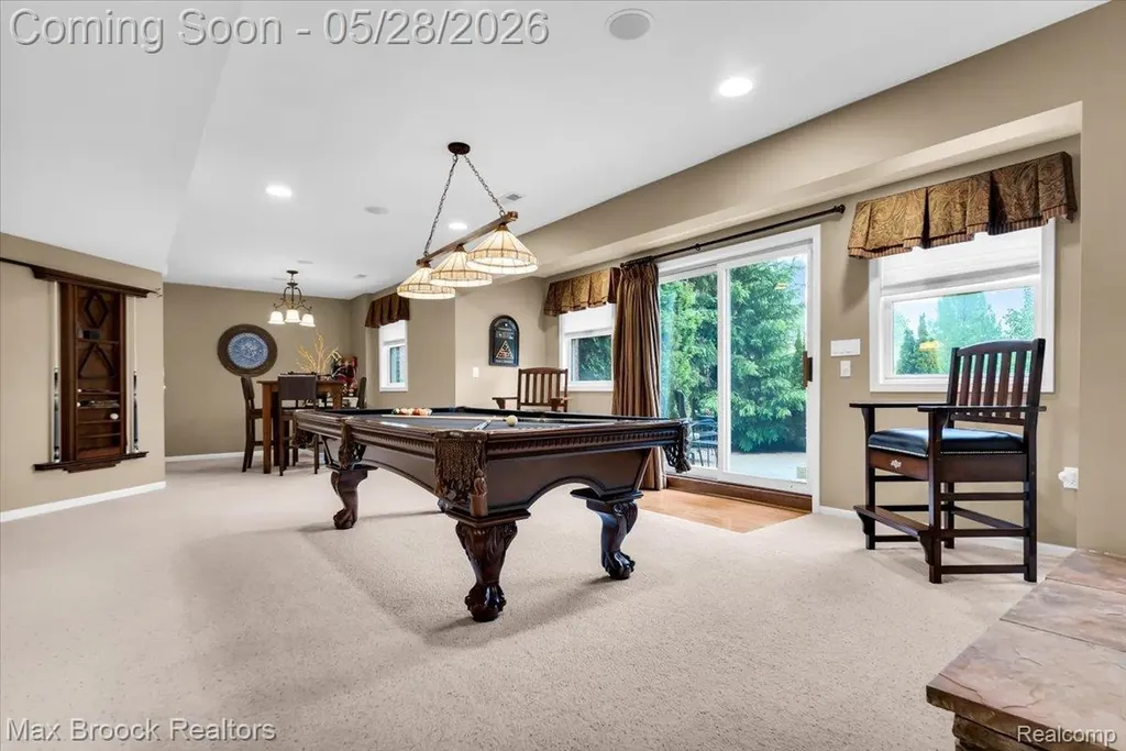 47071 Northumberland Street Novi City MI 48374