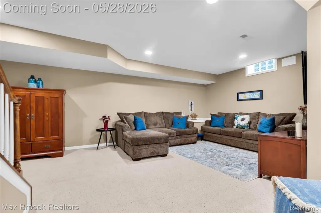 47071 Northumberland Street Novi City MI 48374