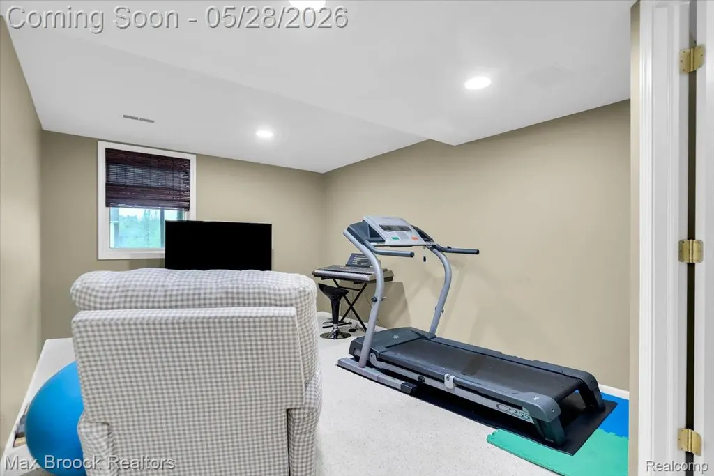 47071 Northumberland Street Novi City MI 48374
