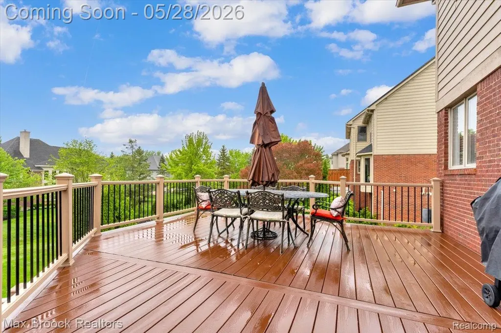 47071 Northumberland Street Novi City MI 48374