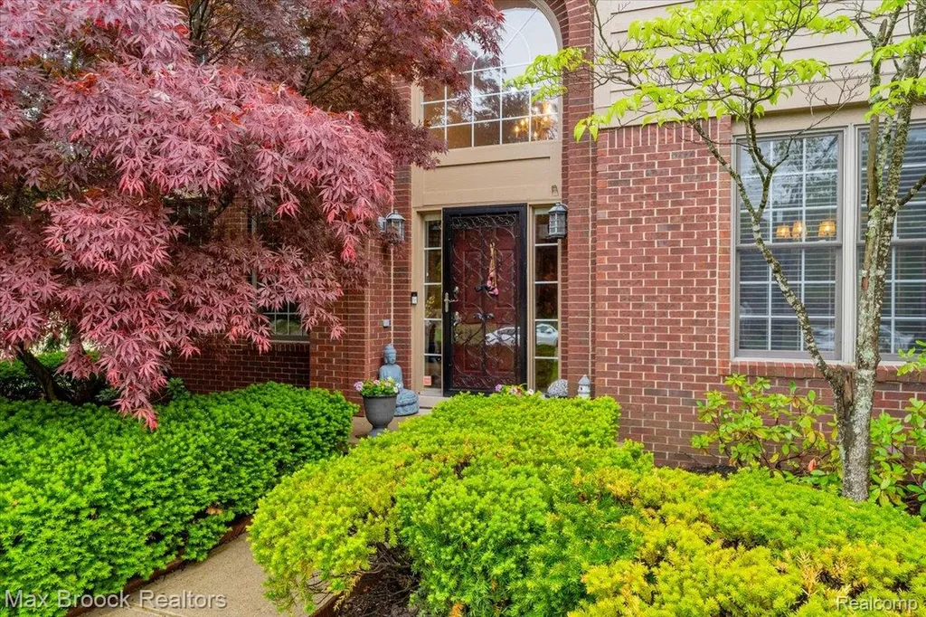 47071 Northumberland Street Novi City MI 48374