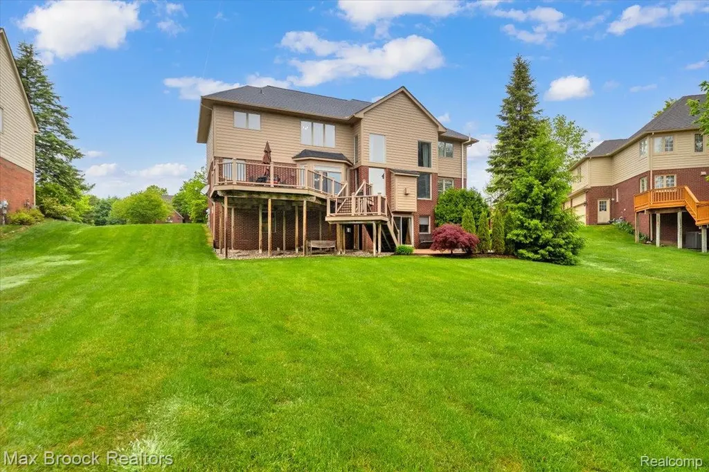 47071 Northumberland Street Novi City MI 48374
