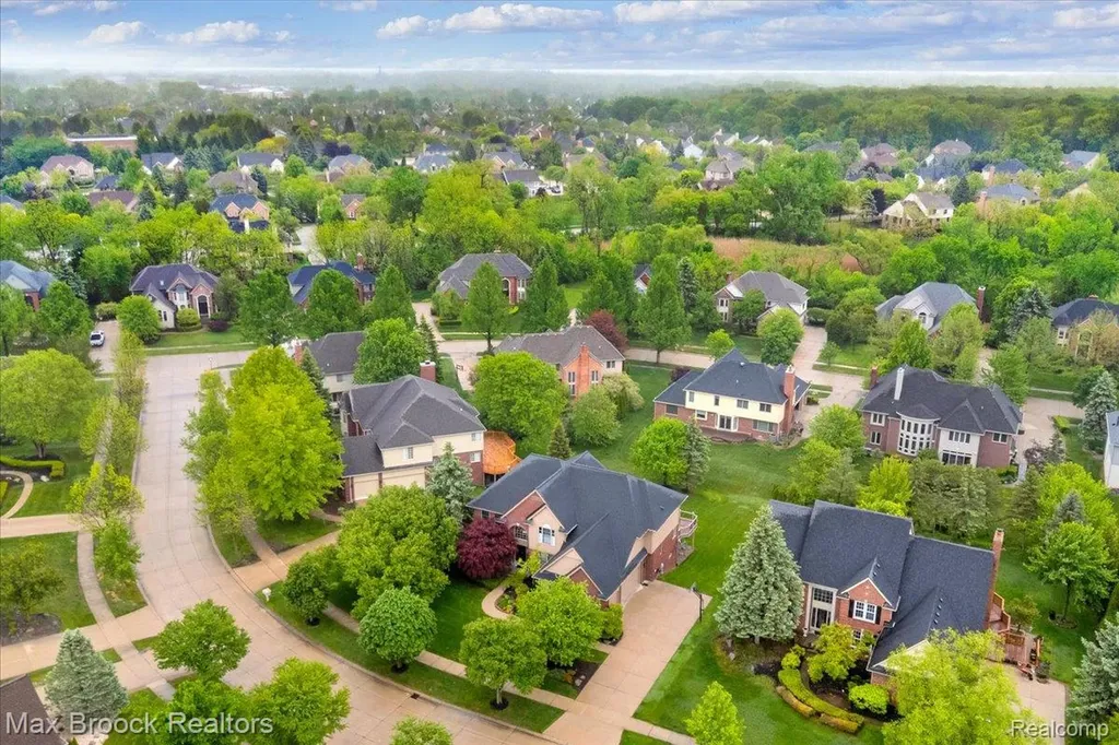 47071 Northumberland Street Novi City MI 48374