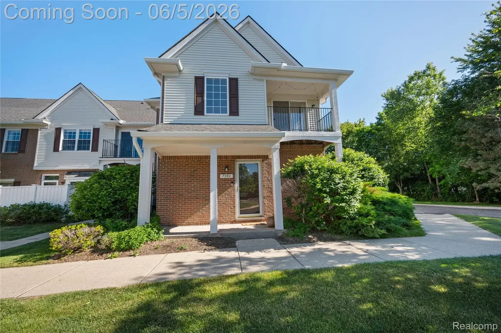 730 Amberly Drive Waterford Charter Township MI 48328