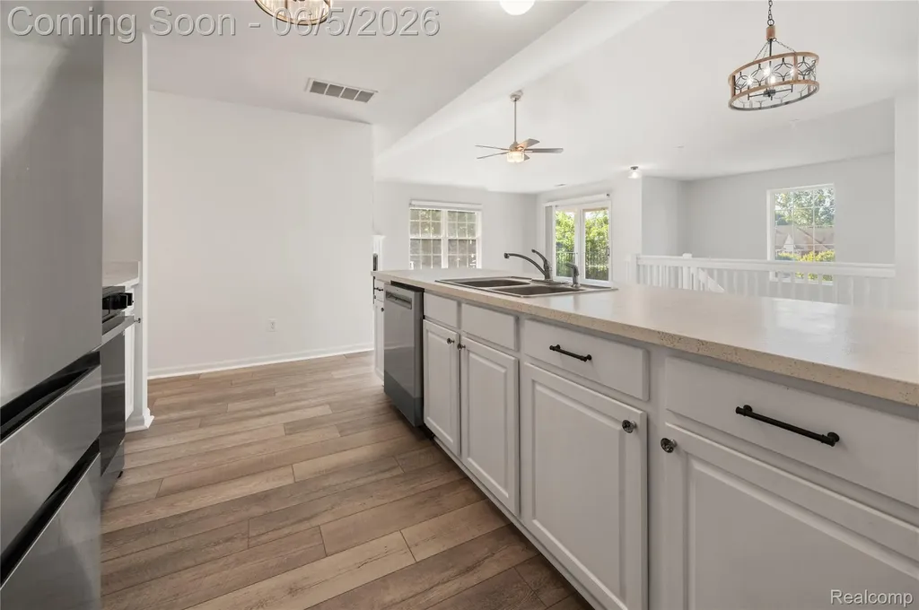 730 Amberly Drive Waterford Charter Township MI 48328