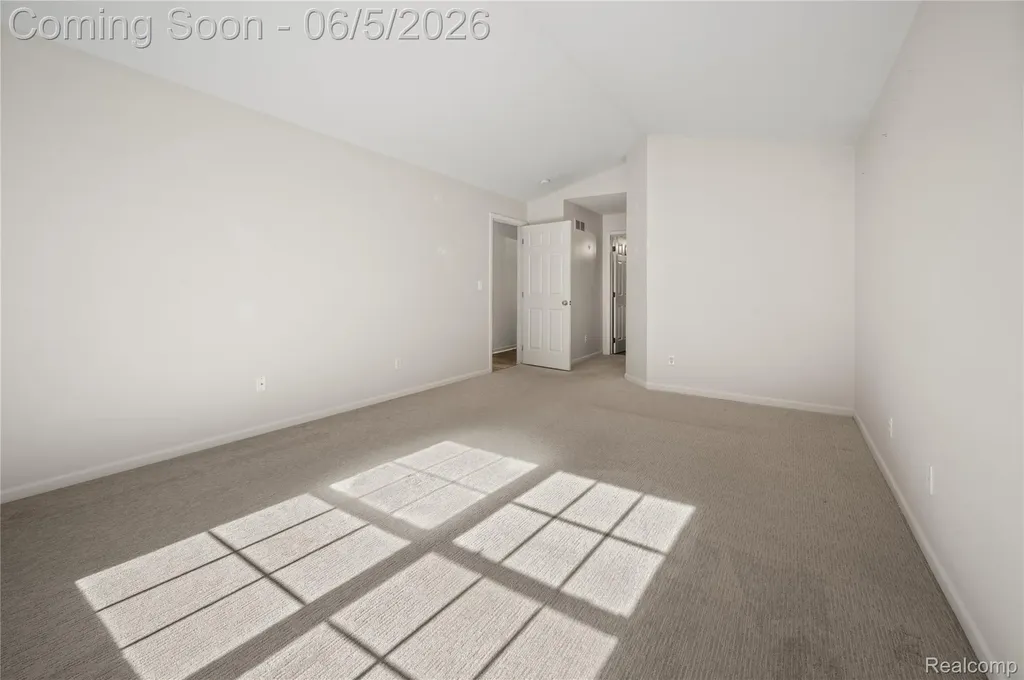730 Amberly Drive Waterford Charter Township MI 48328