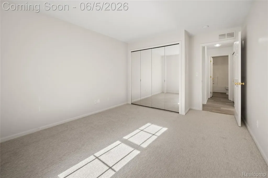 730 Amberly Drive Waterford Charter Township MI 48328