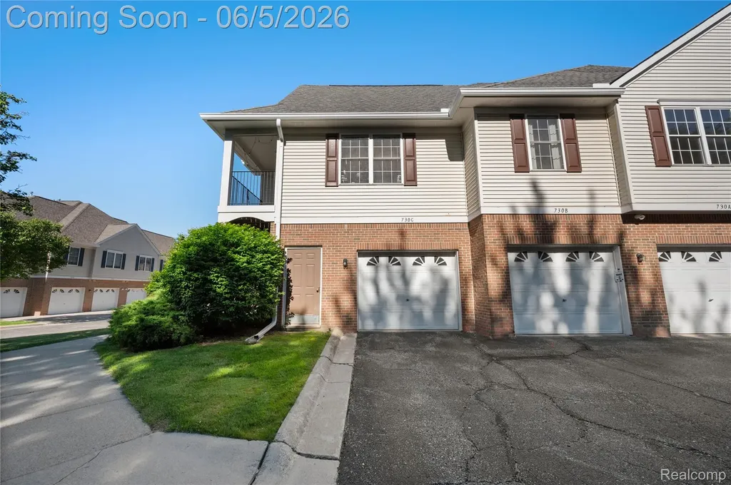 730 Amberly Drive Waterford Charter Township MI 48328