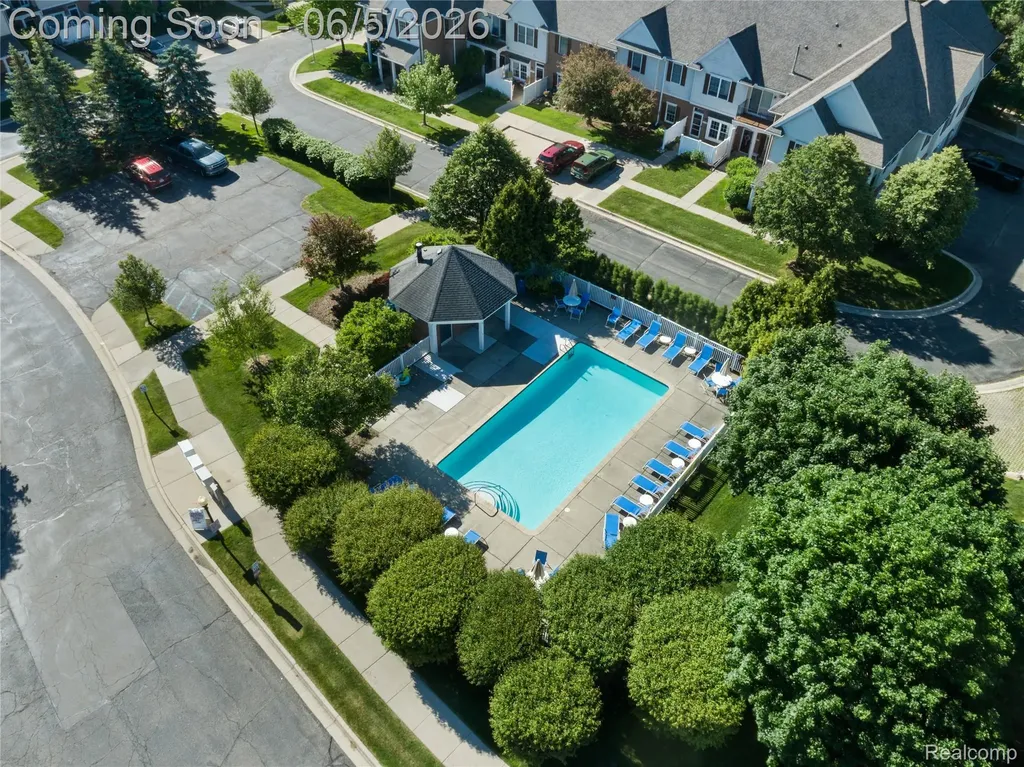 730 Amberly Drive Waterford Charter Township MI 48328