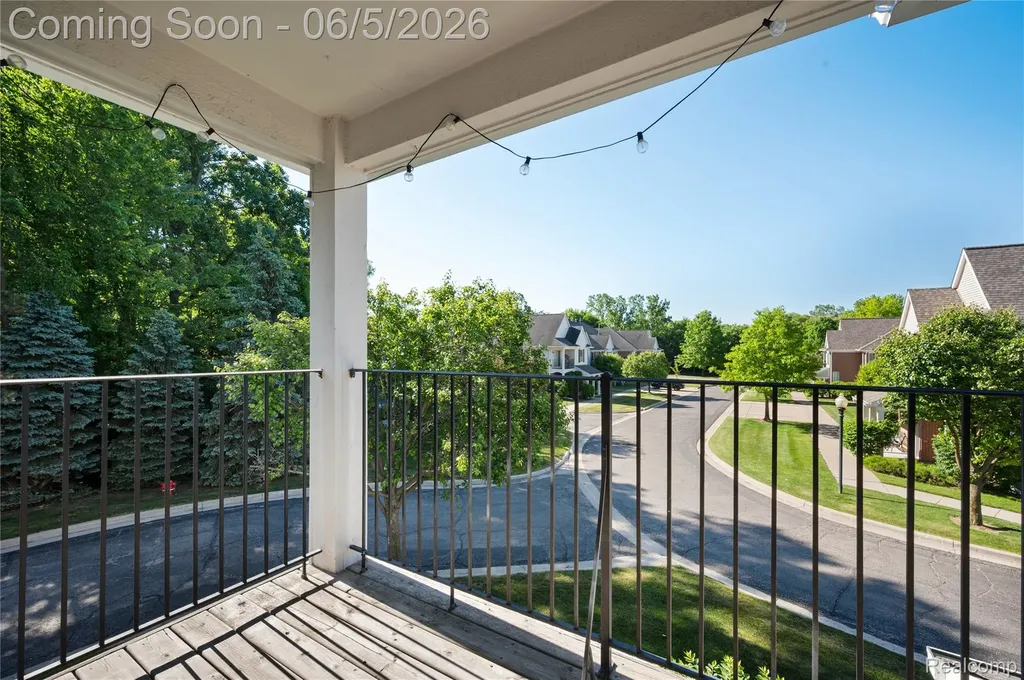 730 Amberly Drive Waterford Charter Township MI 48328
