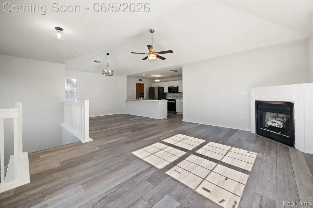 730 Amberly Drive Waterford Charter Township MI 48328