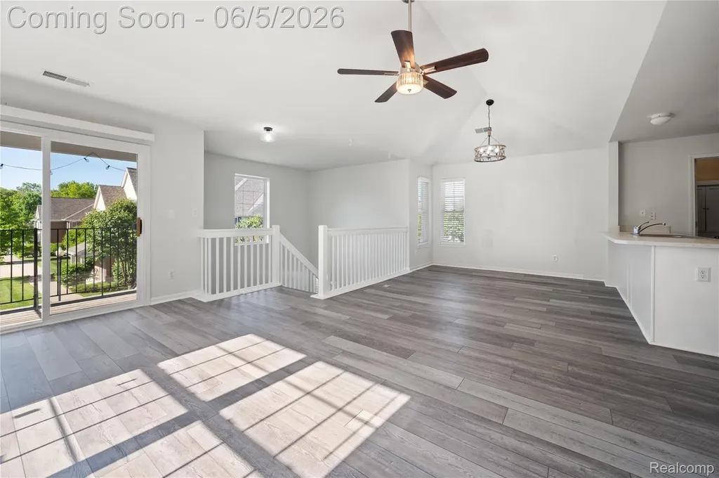 730 Amberly Drive Waterford Charter Township MI 48328