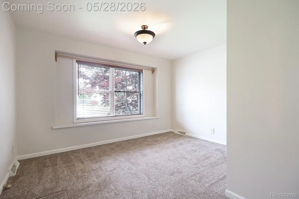 2855 Reflection Avenue Waterford Charter Township MI 48328