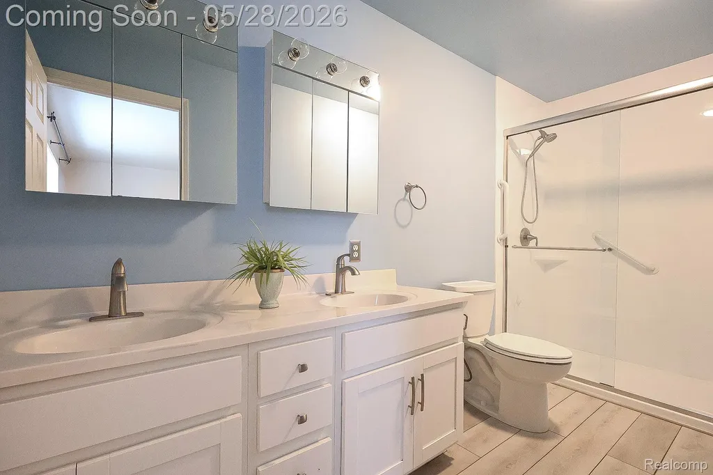 2855 Reflection Avenue Waterford Charter Township MI 48328