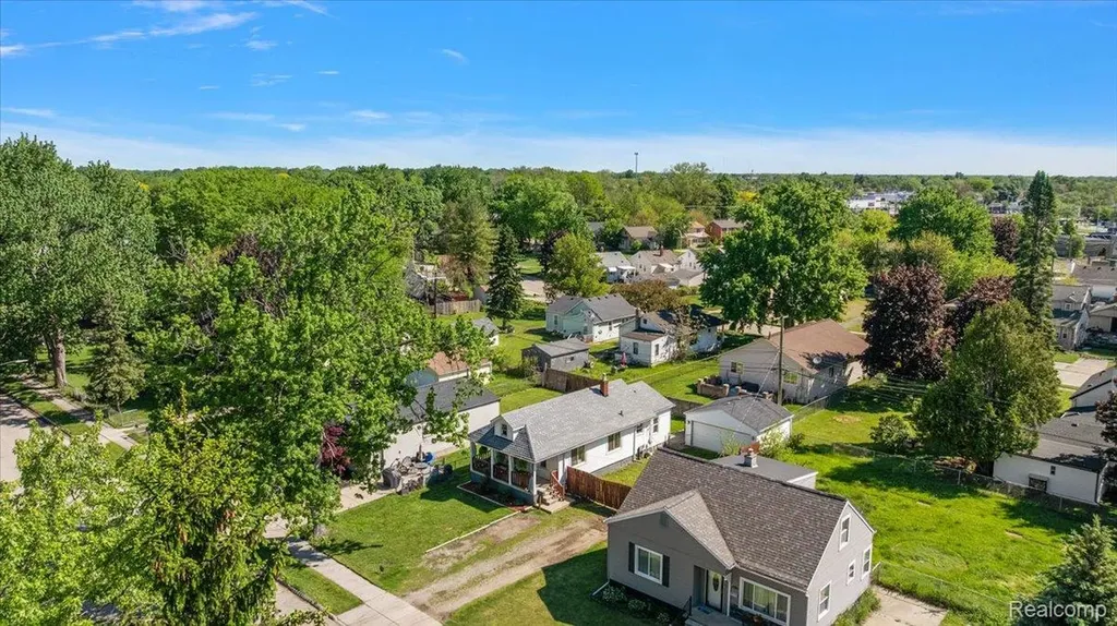 28828 Galloway Street Roseville City MI 48066