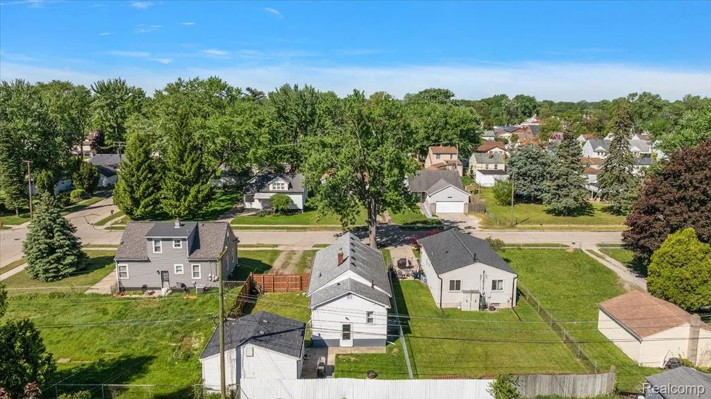 28828 Galloway Street Roseville City MI 48066