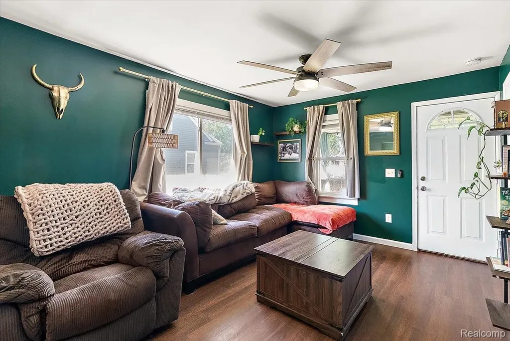28828 Galloway Street Roseville City MI 48066